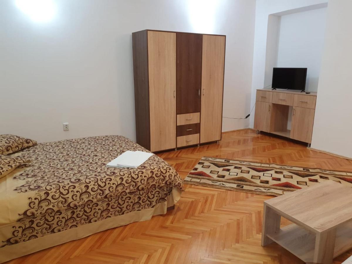 Studio Apartments *
